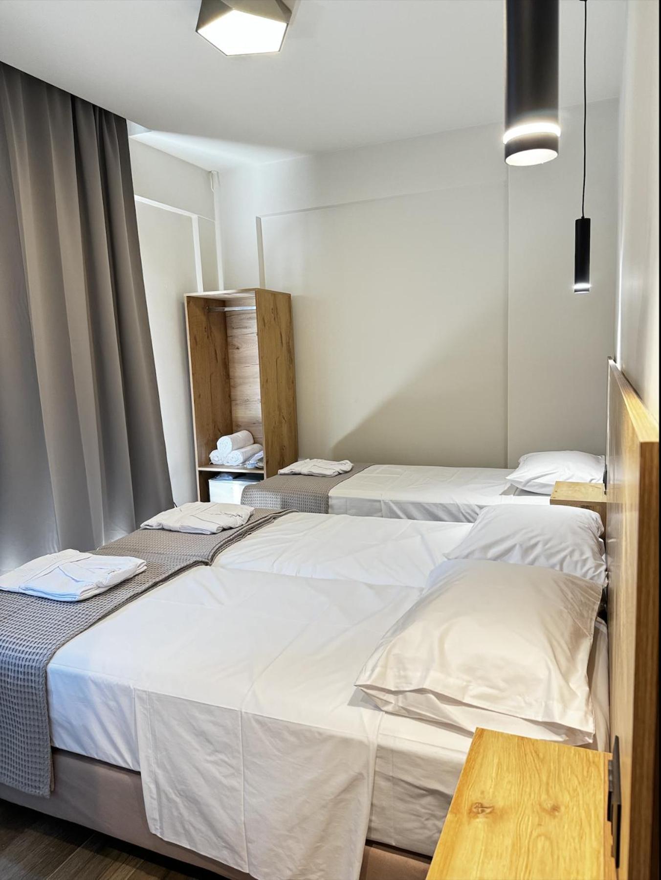 הרסוניסוס Lunar Hotel מראה חיצוני תמונה